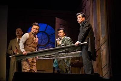 話(huà)劇《演砸了》舞臺(tái)藝術(shù)造型策劃 荒謬背后的藝術(shù)韻味
